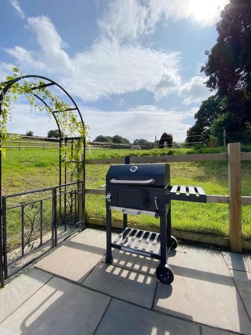 Villa Luxury Detached Peak District Stone Barn - Dog Friendly Hazelwood Exterior foto