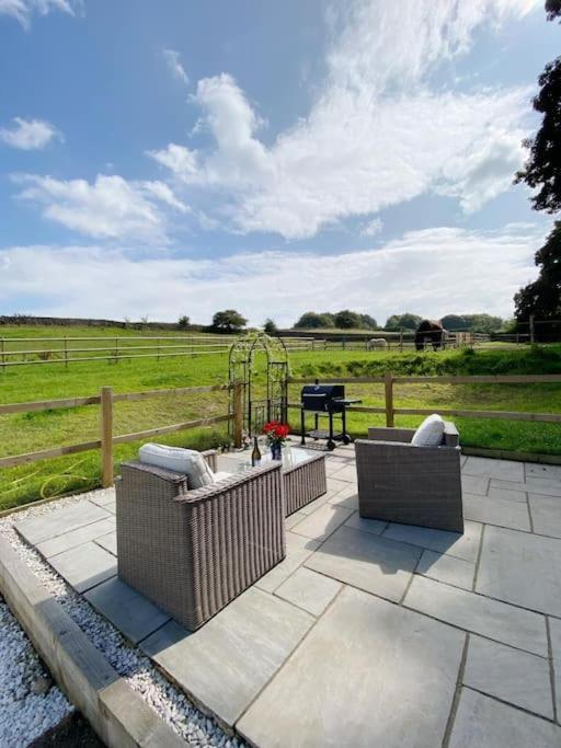 Villa Luxury Detached Peak District Stone Barn - Dog Friendly Hazelwood Exterior foto